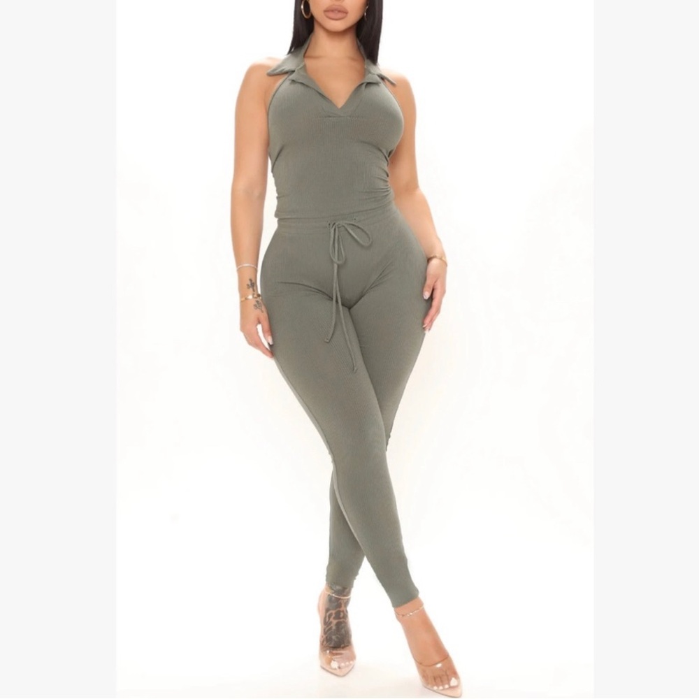 ✨Brand New Olive Halter Jumpsuit, Small✨